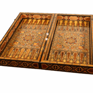 Alternative view of لوح شطرنج من الموزاييك مع القطع